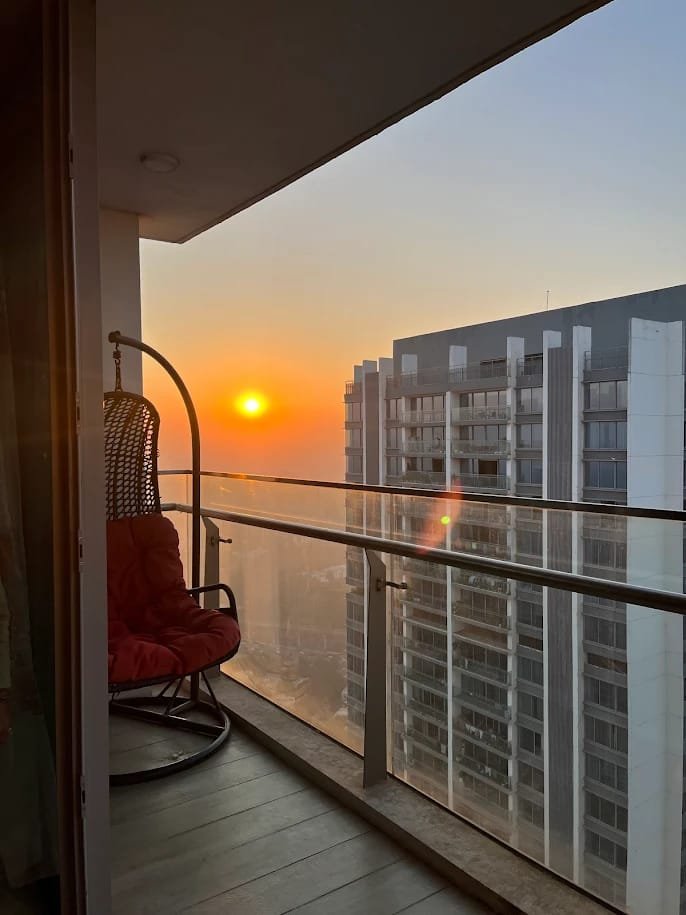 Esquire Oberoi Realty